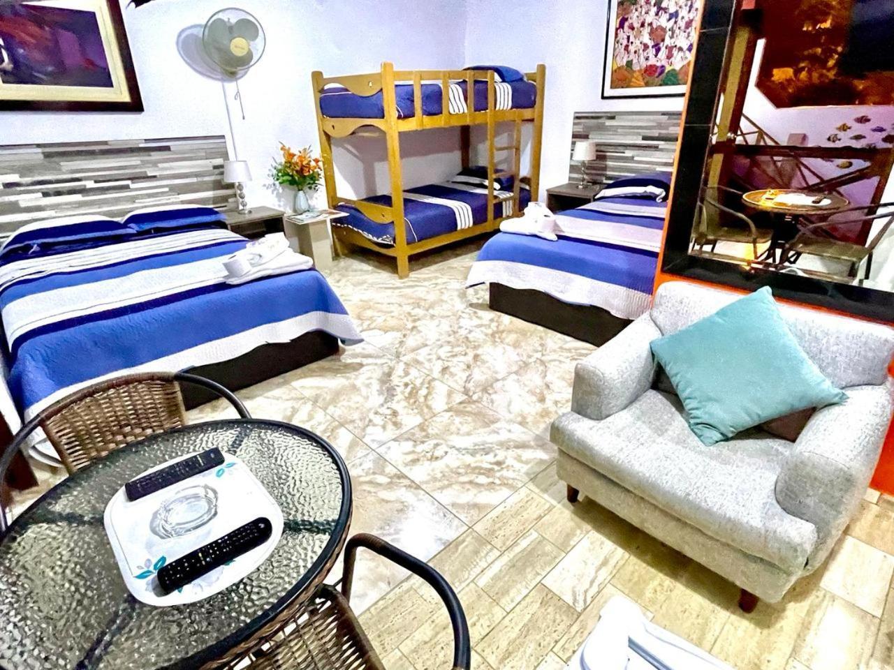 Hostal Ocean Pacifico بونتا نيغرا المظهر الخارجي الصورة