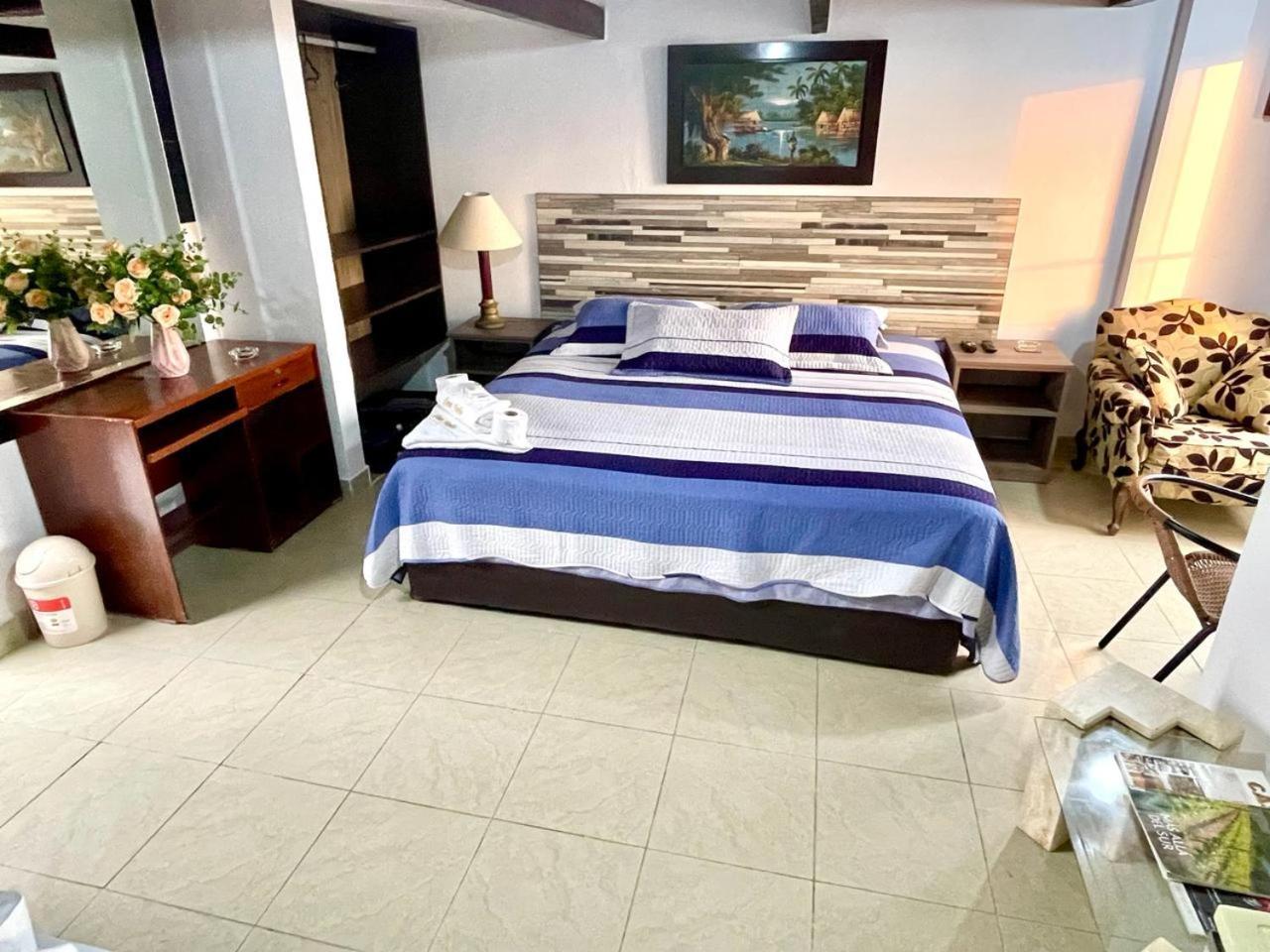 Hostal Ocean Pacifico بونتا نيغرا المظهر الخارجي الصورة