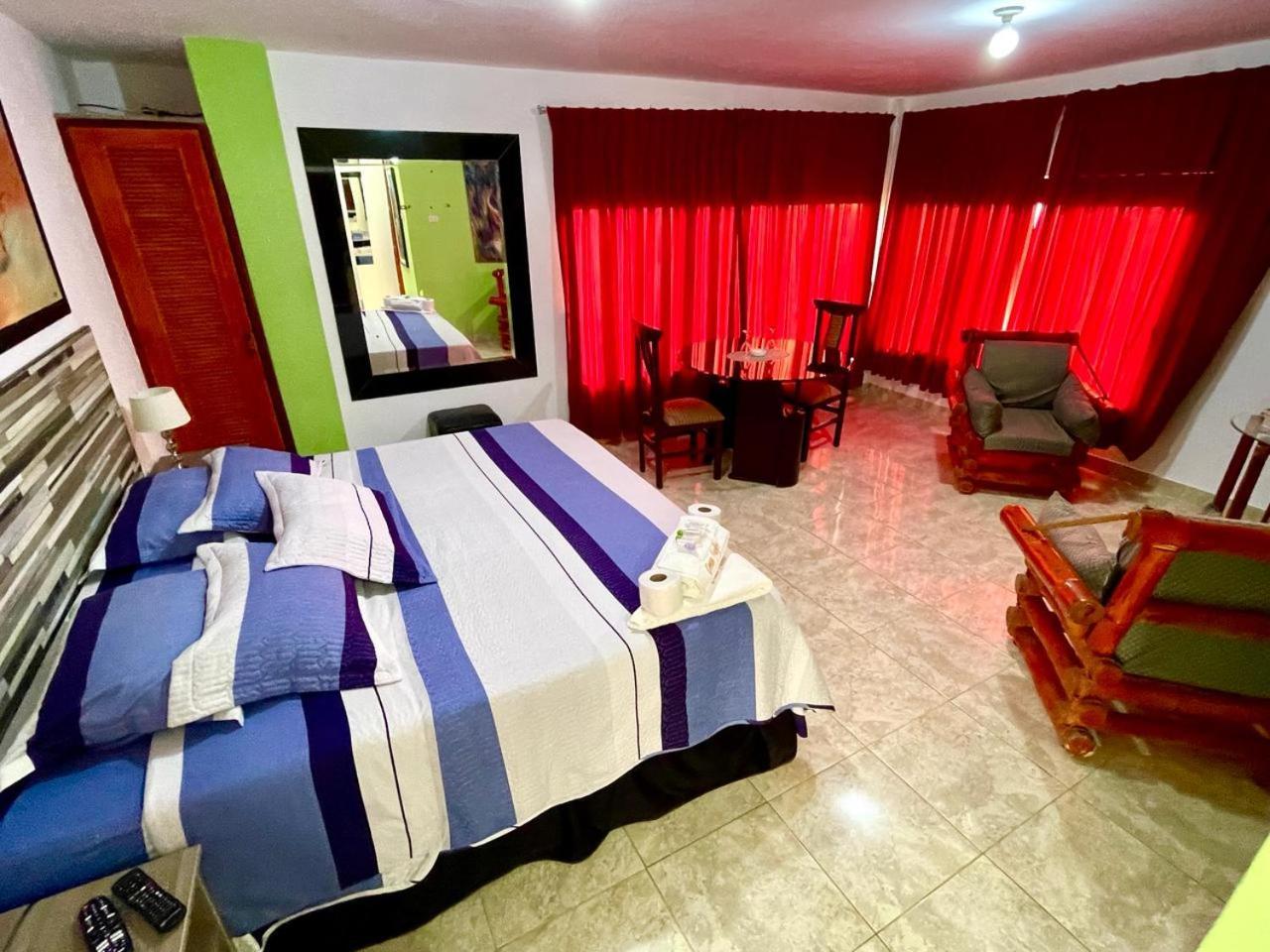 Hostal Ocean Pacifico بونتا نيغرا المظهر الخارجي الصورة