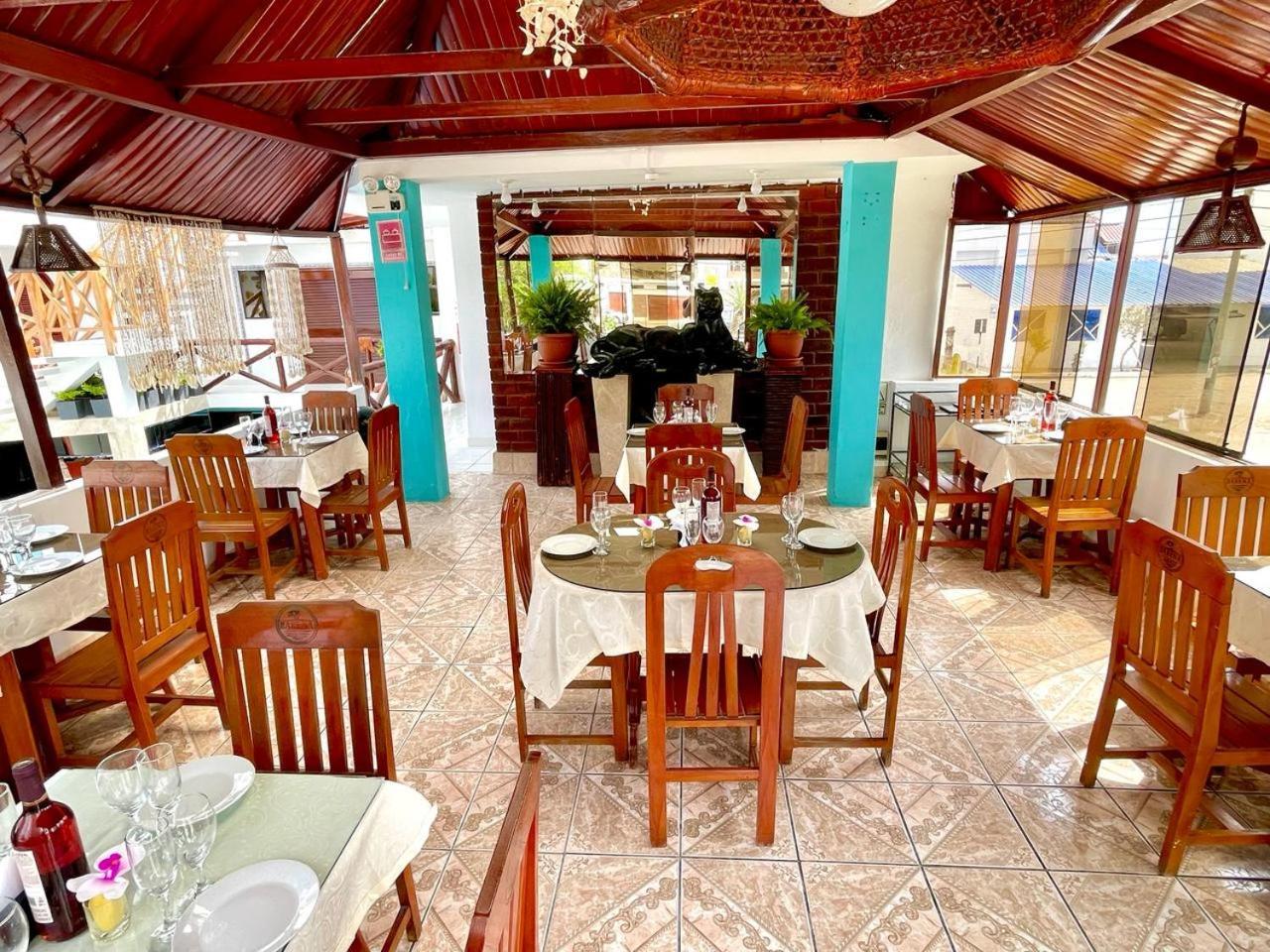 Hostal Ocean Pacifico بونتا نيغرا المظهر الخارجي الصورة