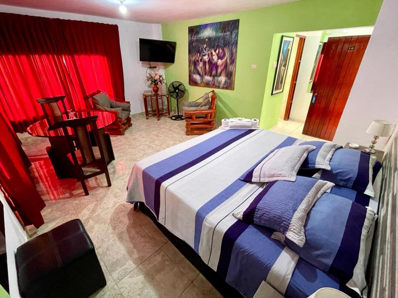 Hostal Ocean Pacifico بونتا نيغرا المظهر الخارجي الصورة