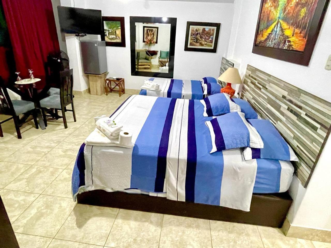 Hostal Ocean Pacifico بونتا نيغرا المظهر الخارجي الصورة