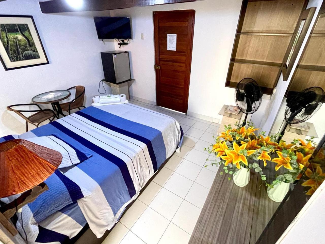 Hostal Ocean Pacifico بونتا نيغرا المظهر الخارجي الصورة