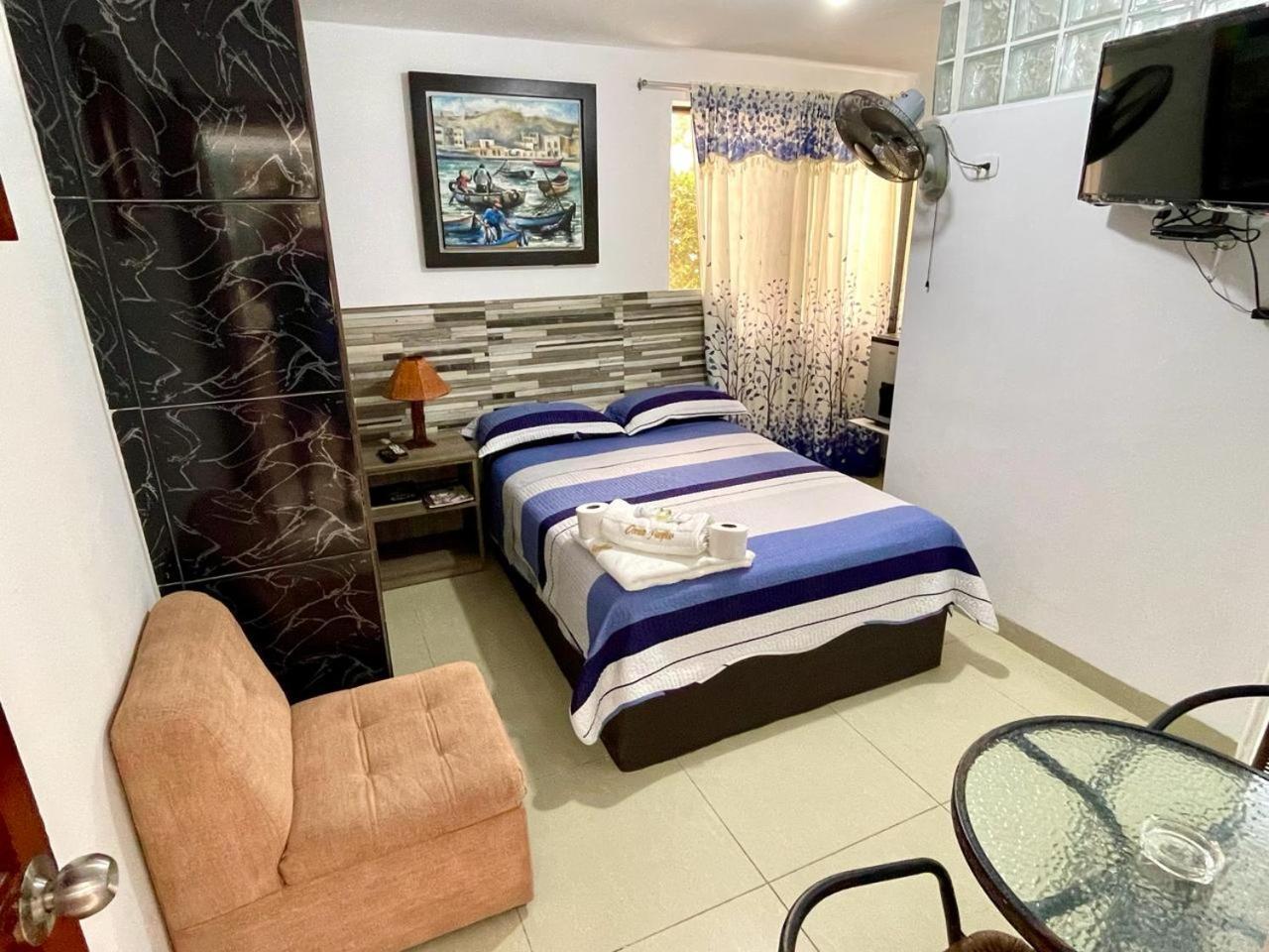Hostal Ocean Pacifico بونتا نيغرا المظهر الخارجي الصورة